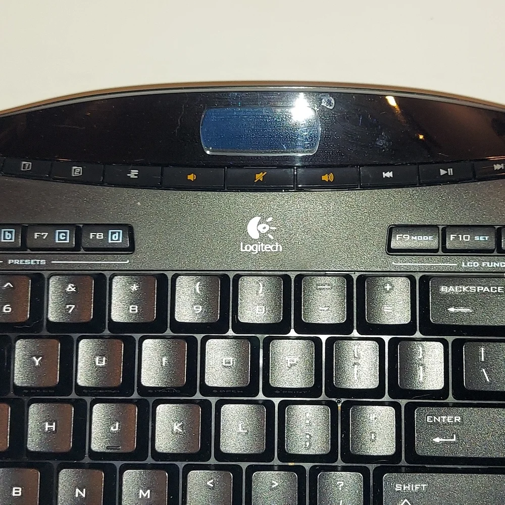 LOGITECH CORDLESS LASER KEYBOARD WITH CORDLESS LASER MOUSE & USB RECEIVER